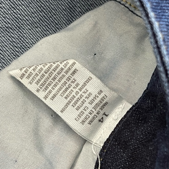 American Eagle Outfitters Dark Blue Rolled Cuff Denim Shorts Bermuda Sz 14 Mid - Picture 4 of 8